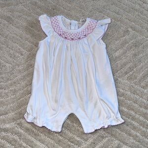 Kissy kissy outfit like new